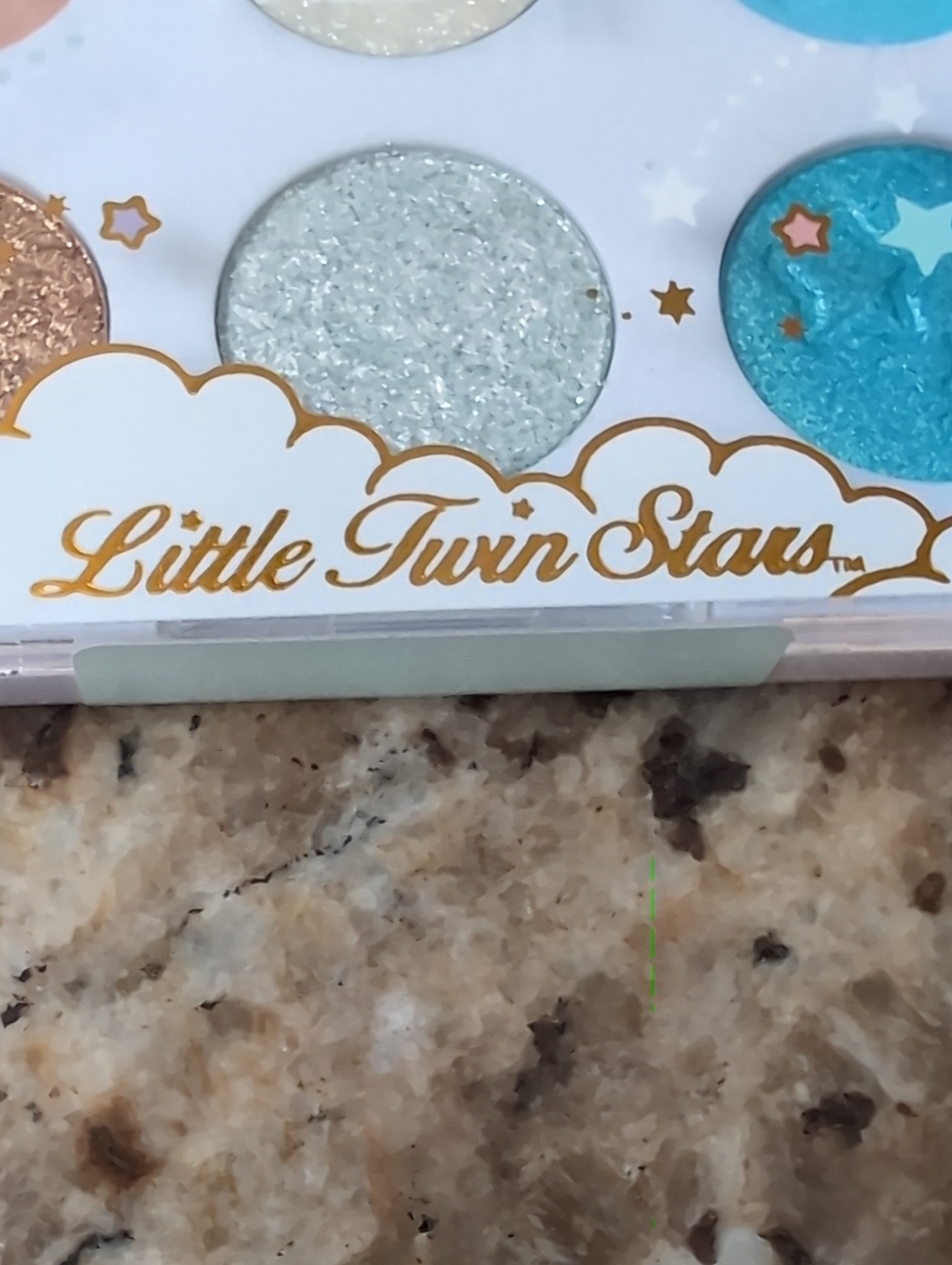 wet n wild X Sanrio Little Twin Stars Cotton Candy Clouds Eyeshadow Palette - Picture 3 of 6